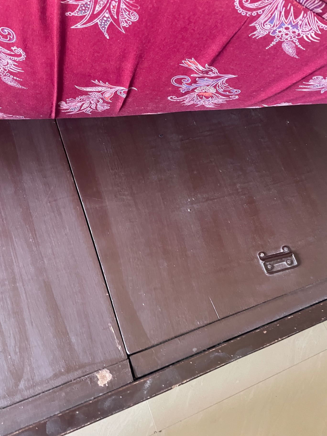 Queen size bed with mattress  - Image 3