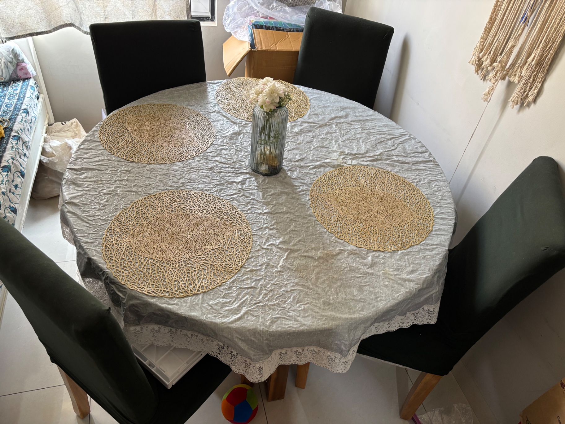 Round dining table with 4 chairs - Image 5