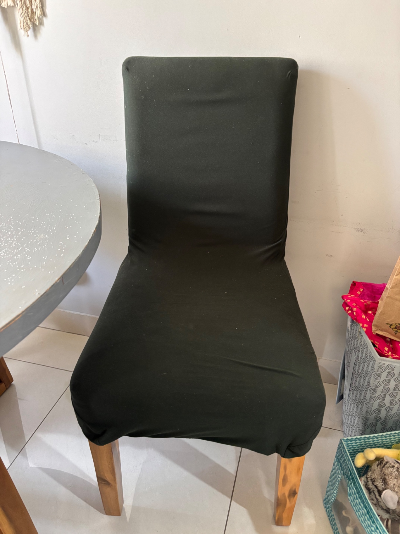 Round dining table with 4 chairs - Image 6