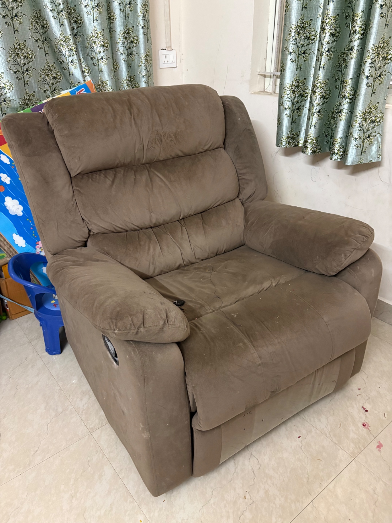 Nilkamal Sierra Single Seat Manual Recliner - Image 3