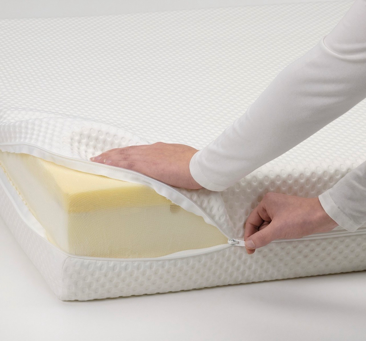 IKEA queen size mattress  - Image 4