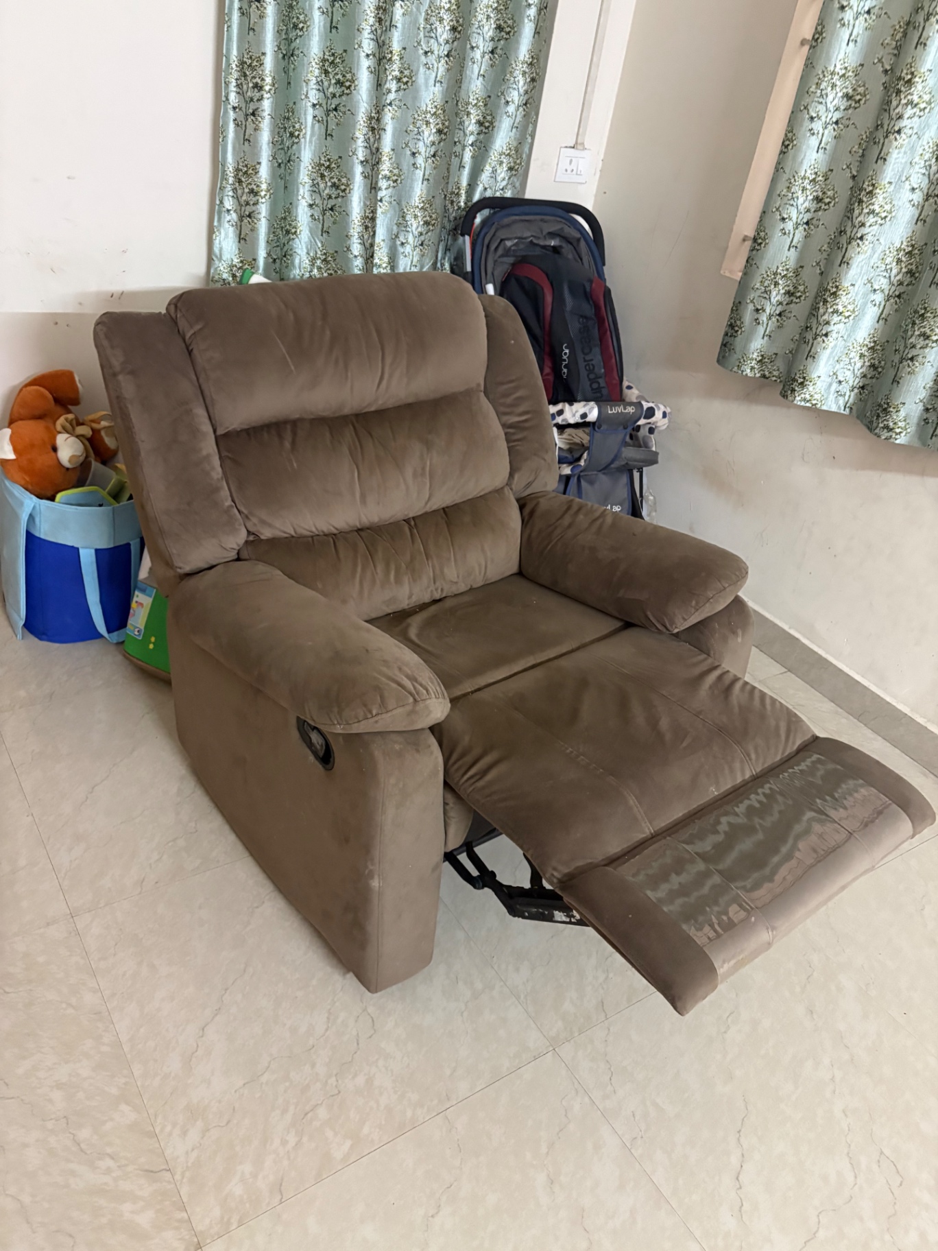 Nilkamal Sierra Single Seat Manual Recliner - Image 2