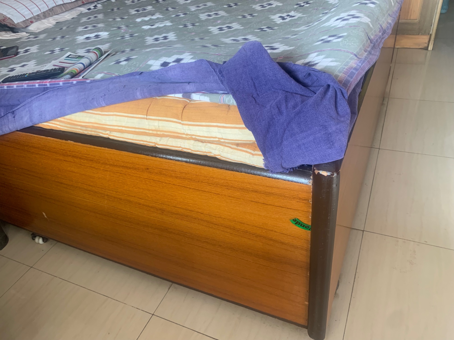 Solid wood modular queen bed with storage - Image 2
