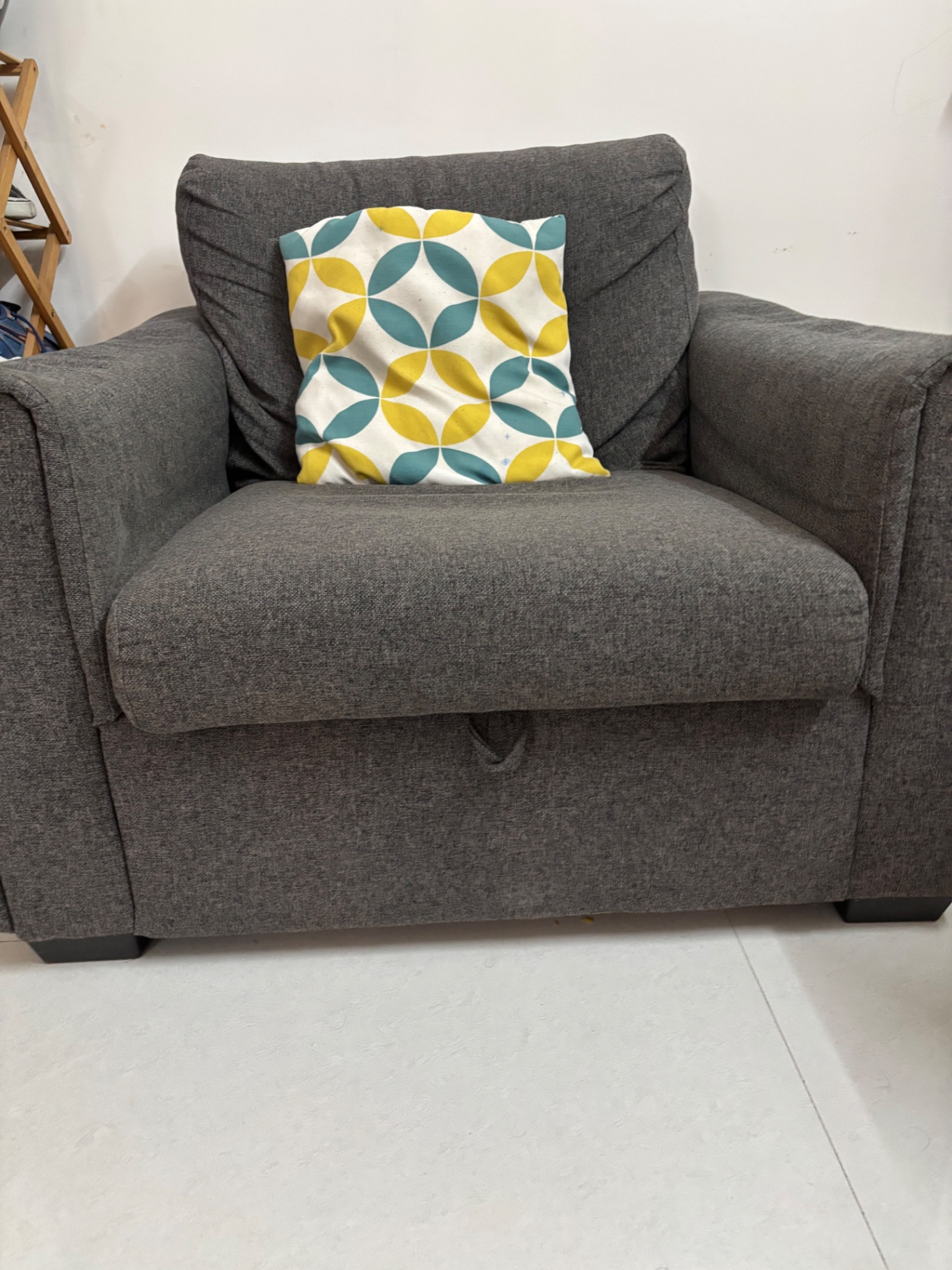 5 seater sofa - Image 1