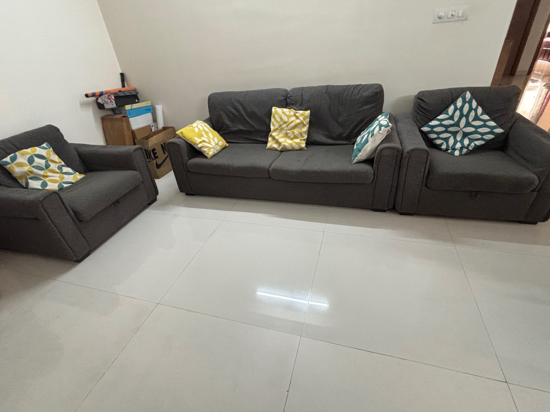 5 seater sofa - Image 3