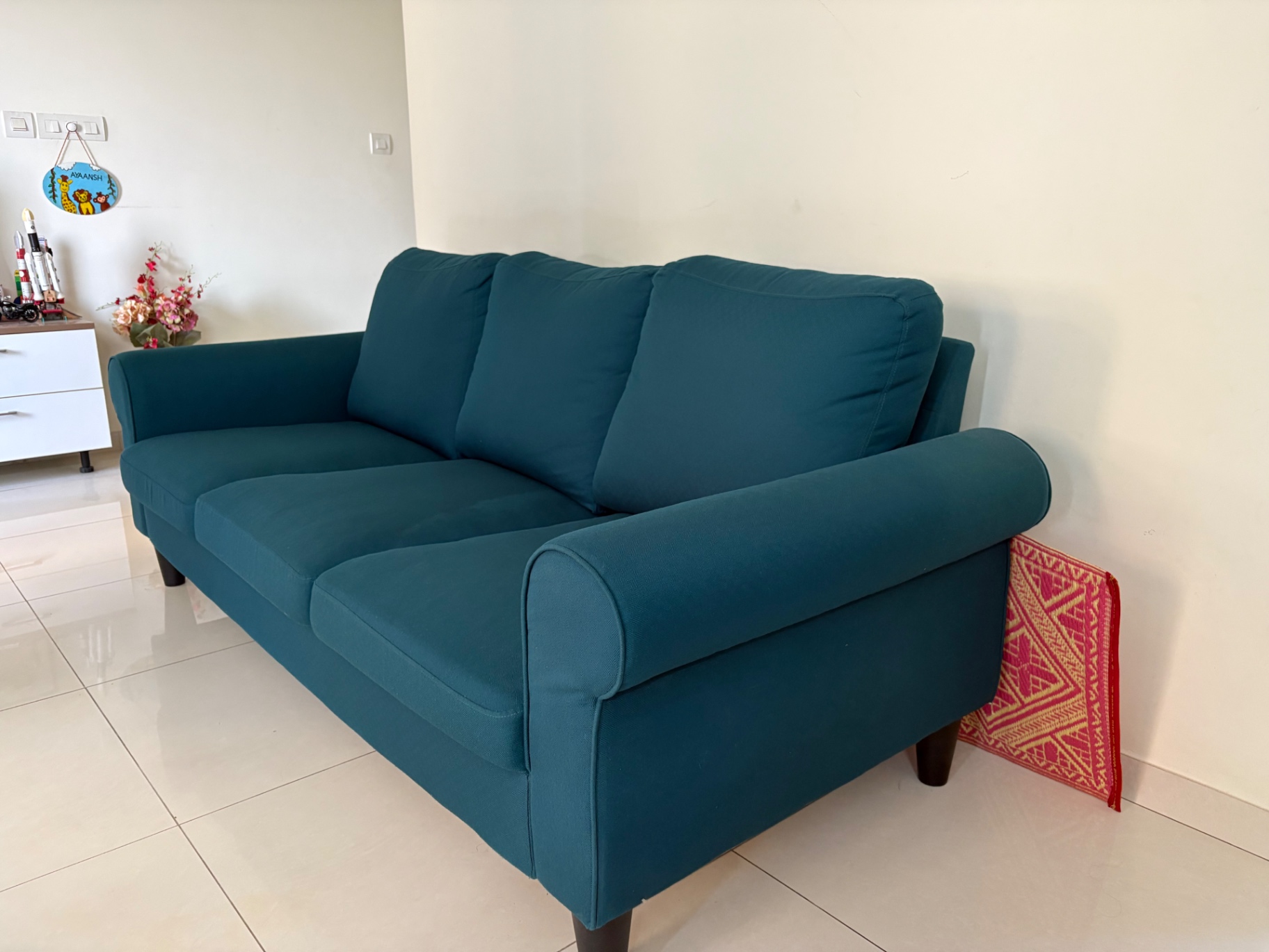 3 seater sofa in excellent condition for sell - Image 3