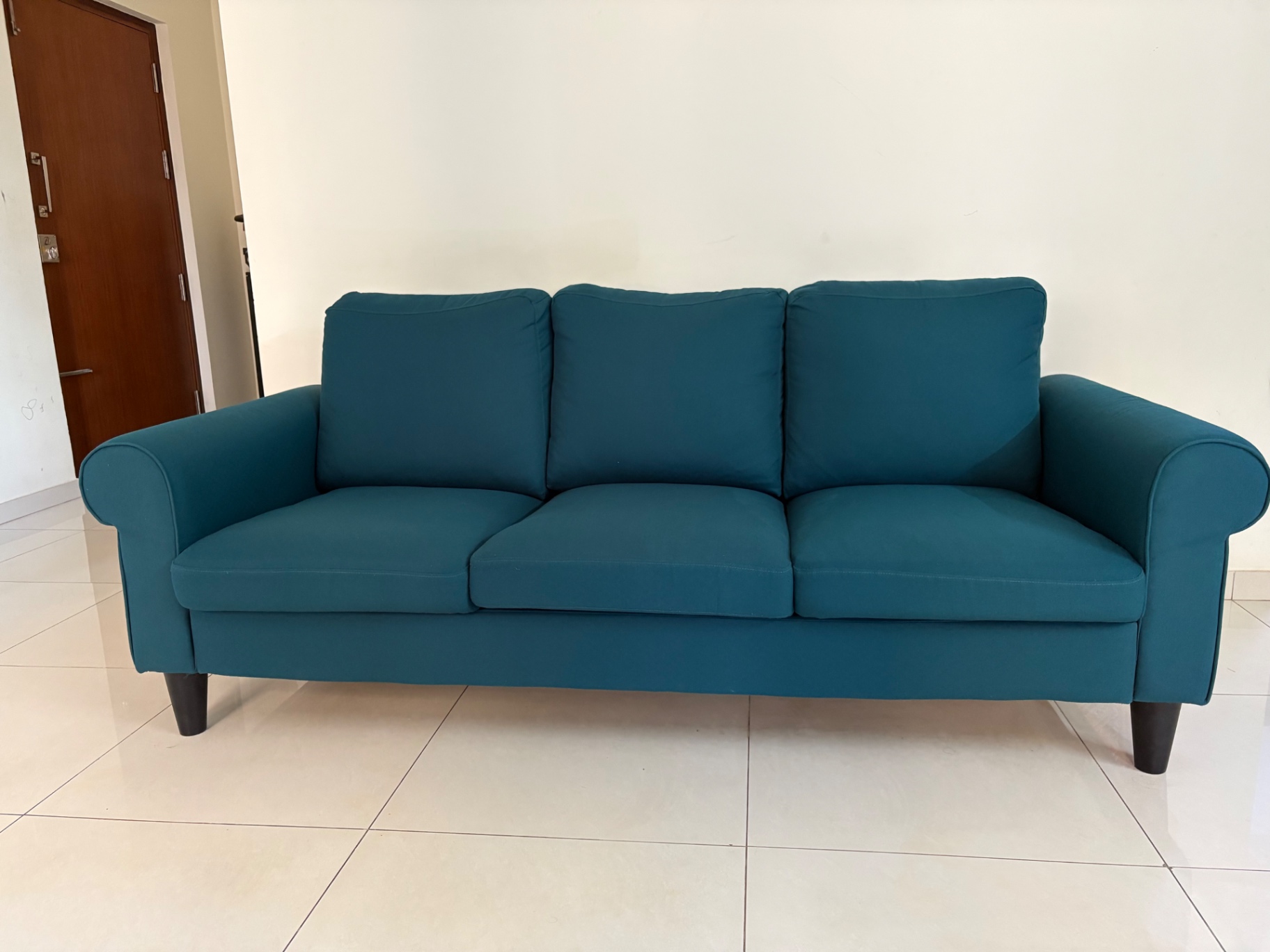 3 seater sofa in excellent condition for sell - Image 1