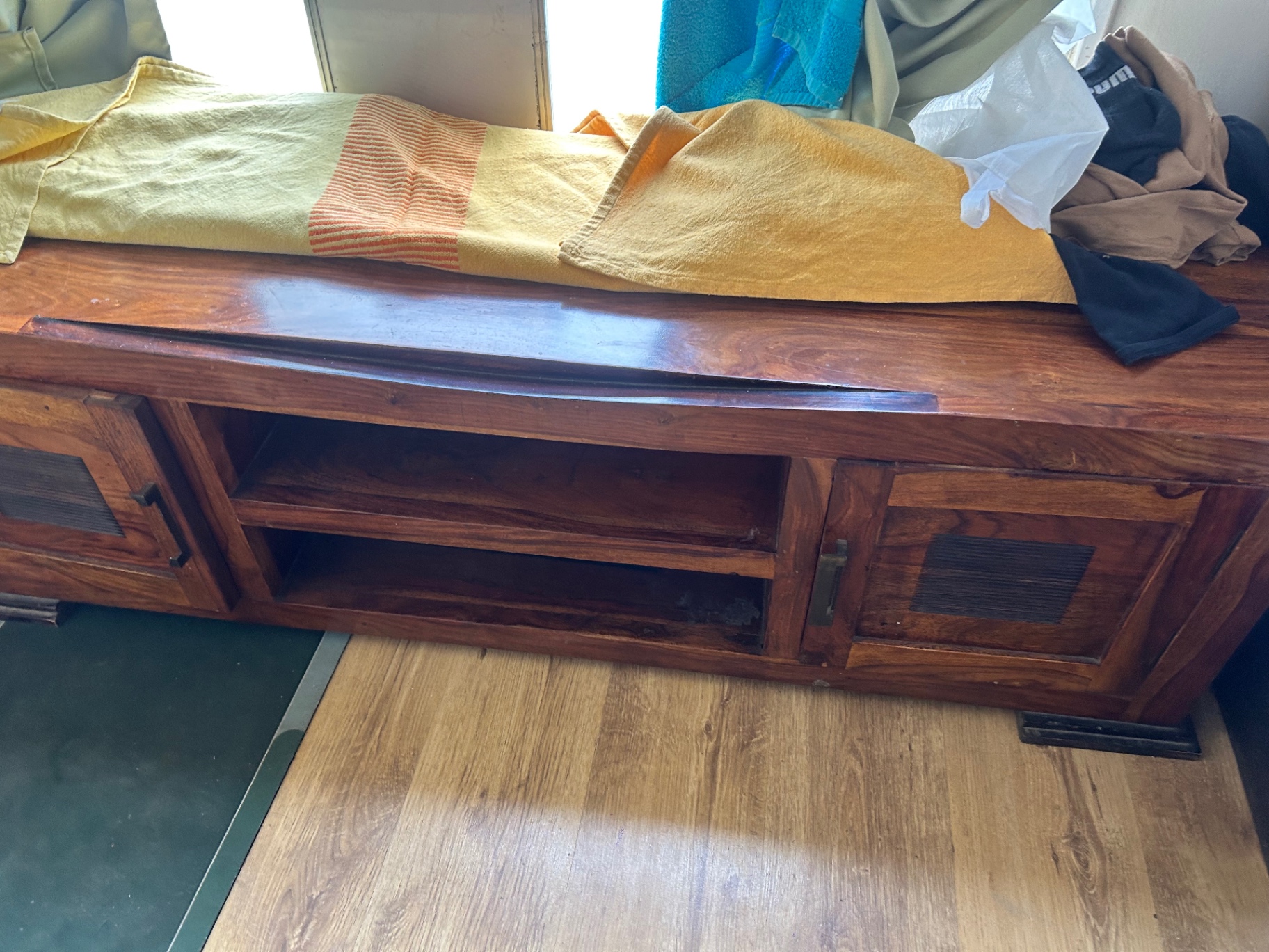 Sheesham TV stand - Image 3