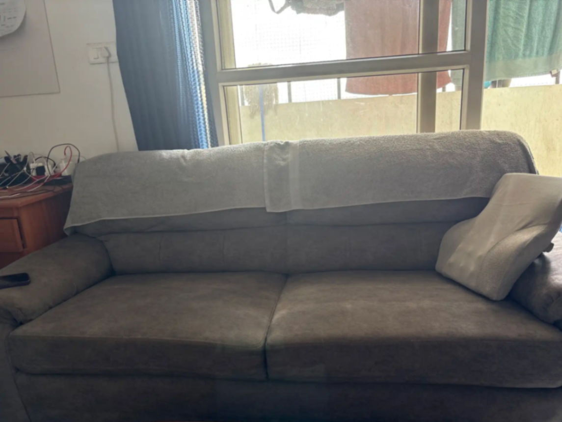 Damro 3 seater sofa almost new condition  - Image 2