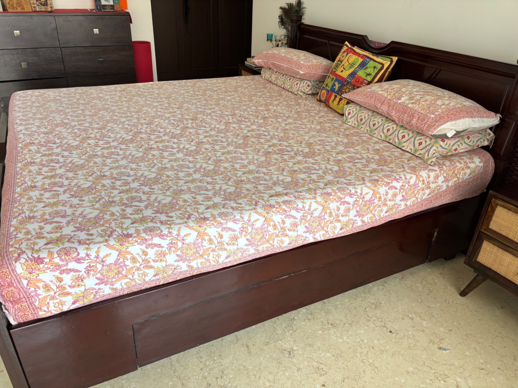 Kingsize Bed - Image 2