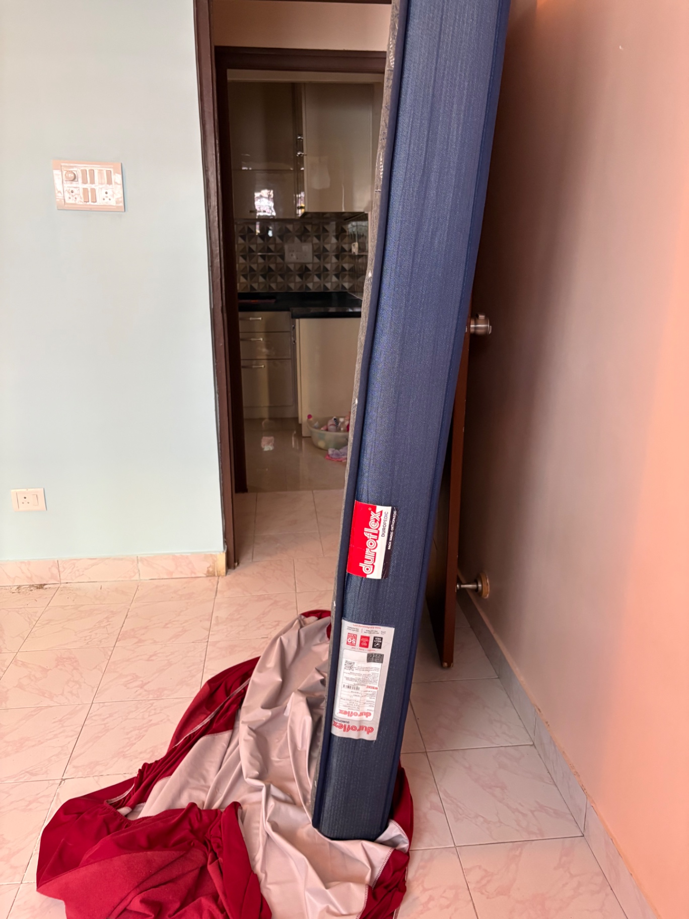 Not Used, Not Old, presrved safely.Brand NEW Duroflex mattress with Wakefit protector 72x48x6 inch - For SALE - Image 5