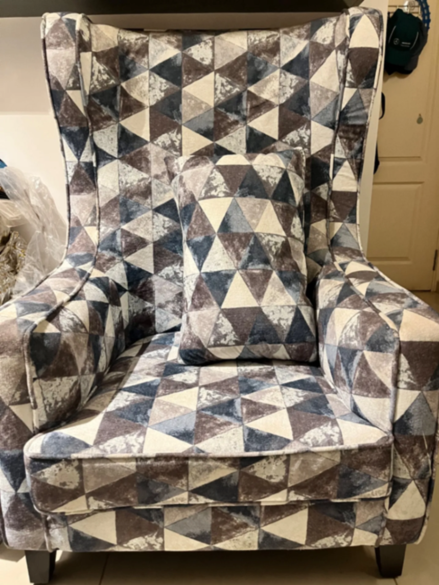 Large Wing chair for sale - Image 5