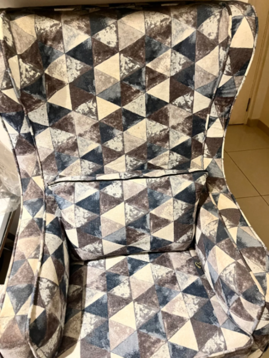Large Wing chair for sale - Image 3