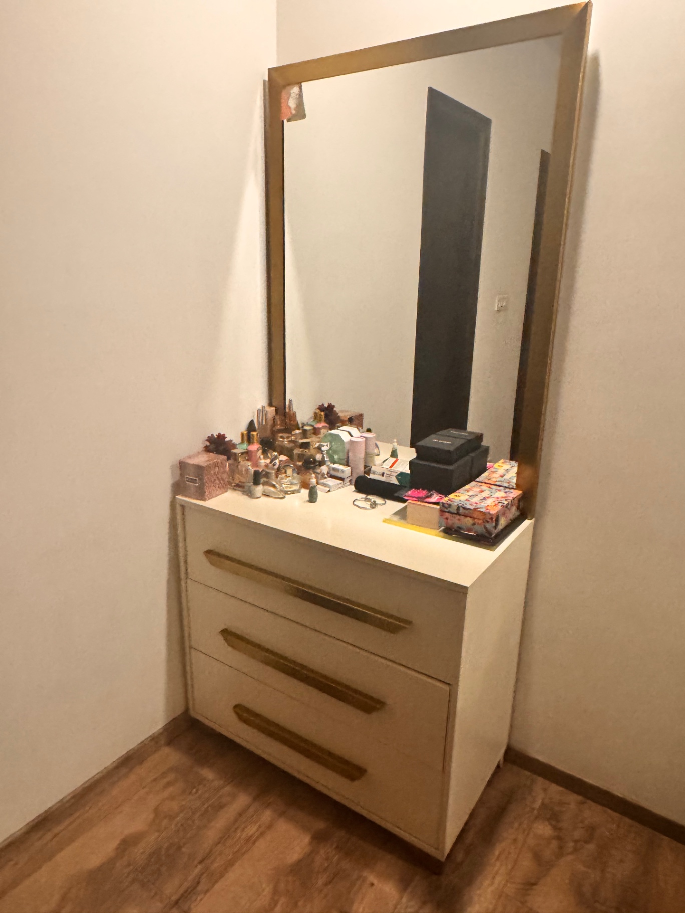Dressing Table with Mirror - Image 4