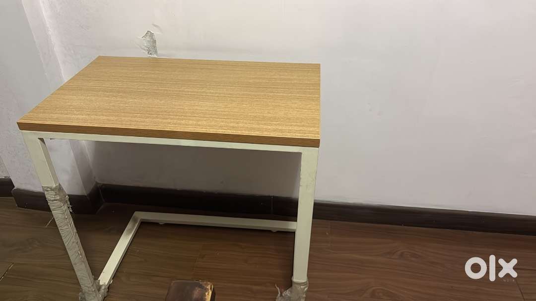 Style spa brand desk in new condition - Image 1