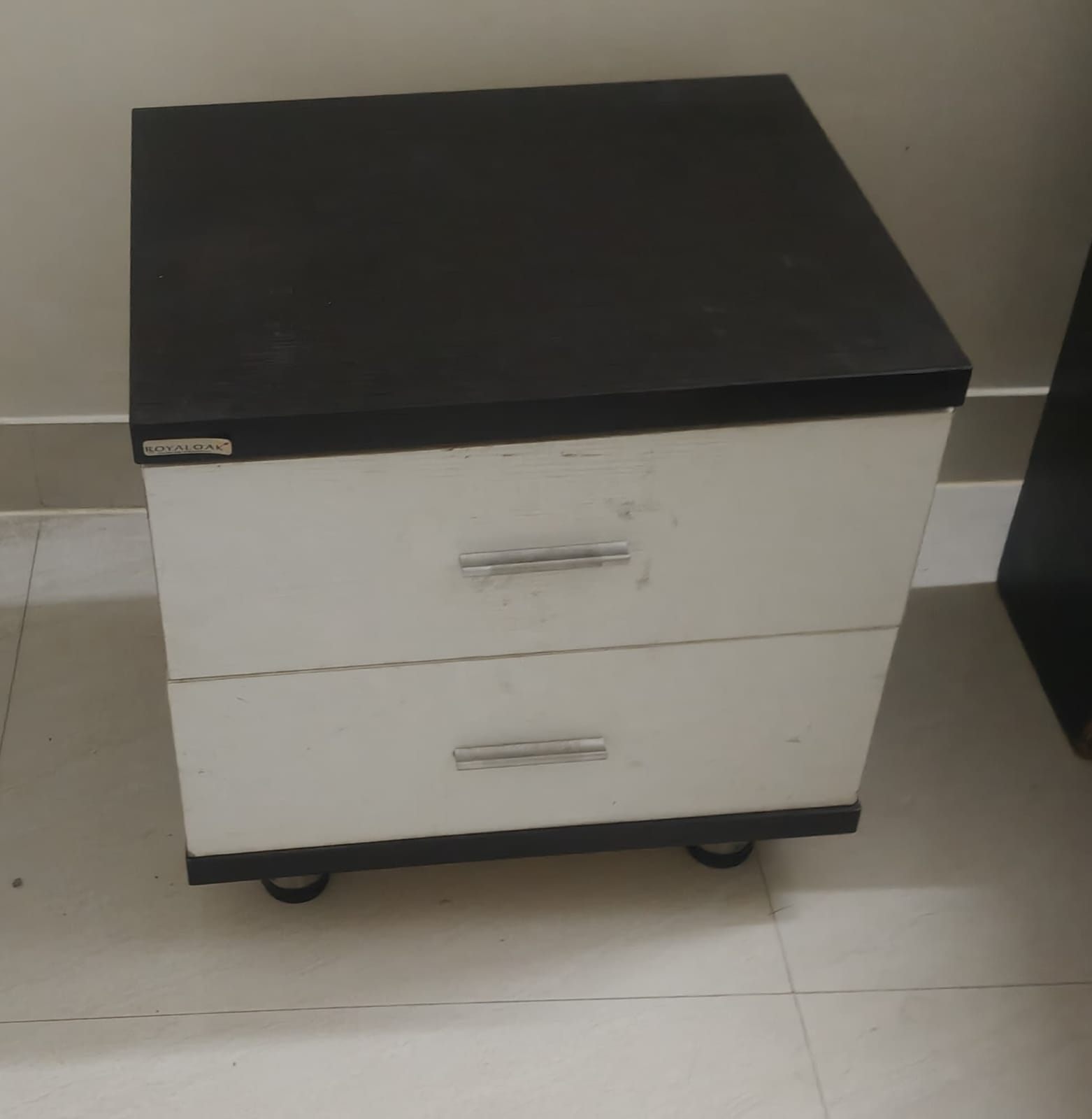 🛏️ Bed & Mattress for Sale – Queen Size - Image 3