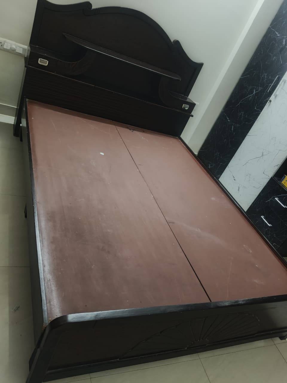 🛏️ Bed & Mattress for Sale – Queen Size - Image 2