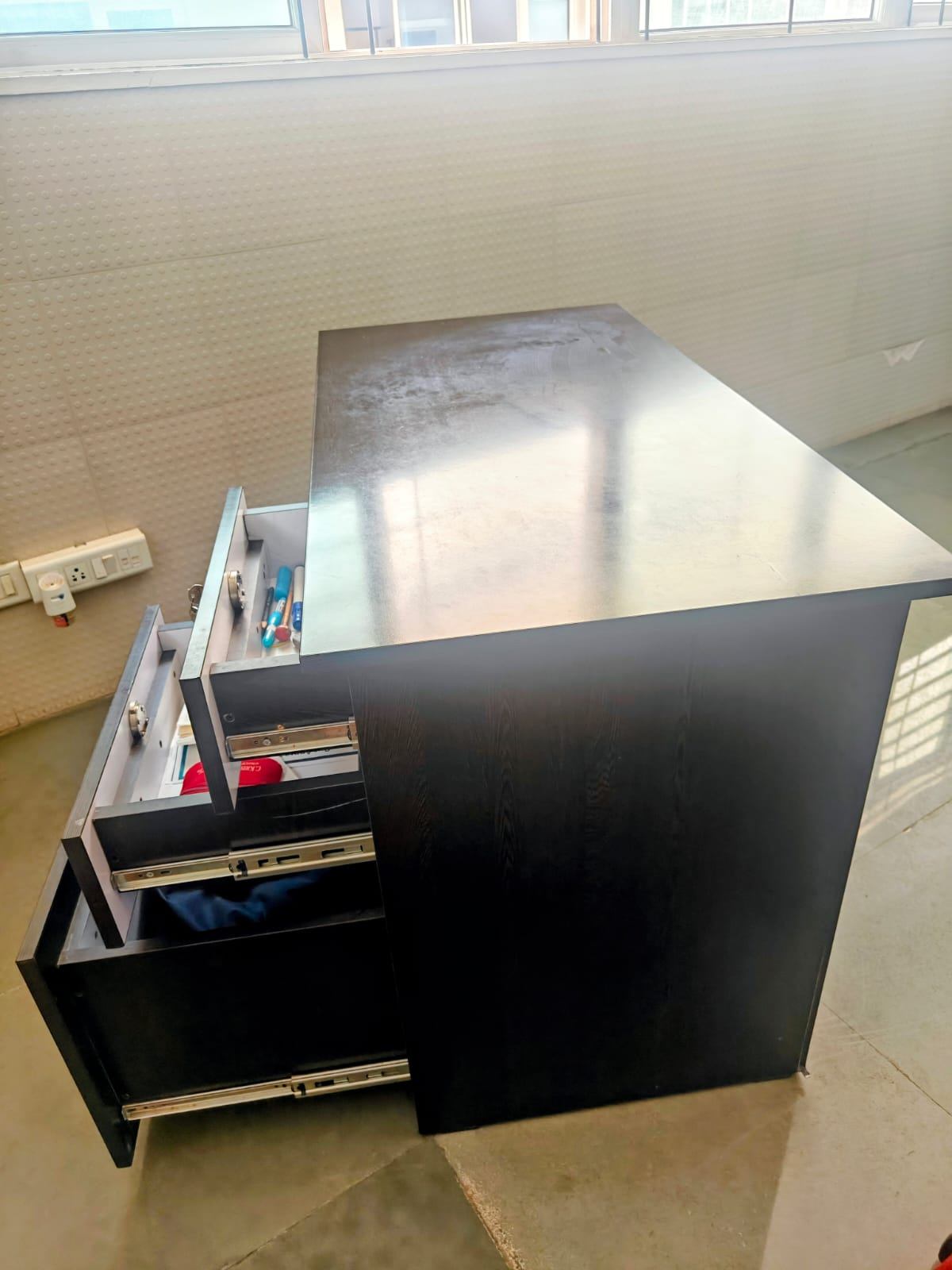 Wooden table - Image 2