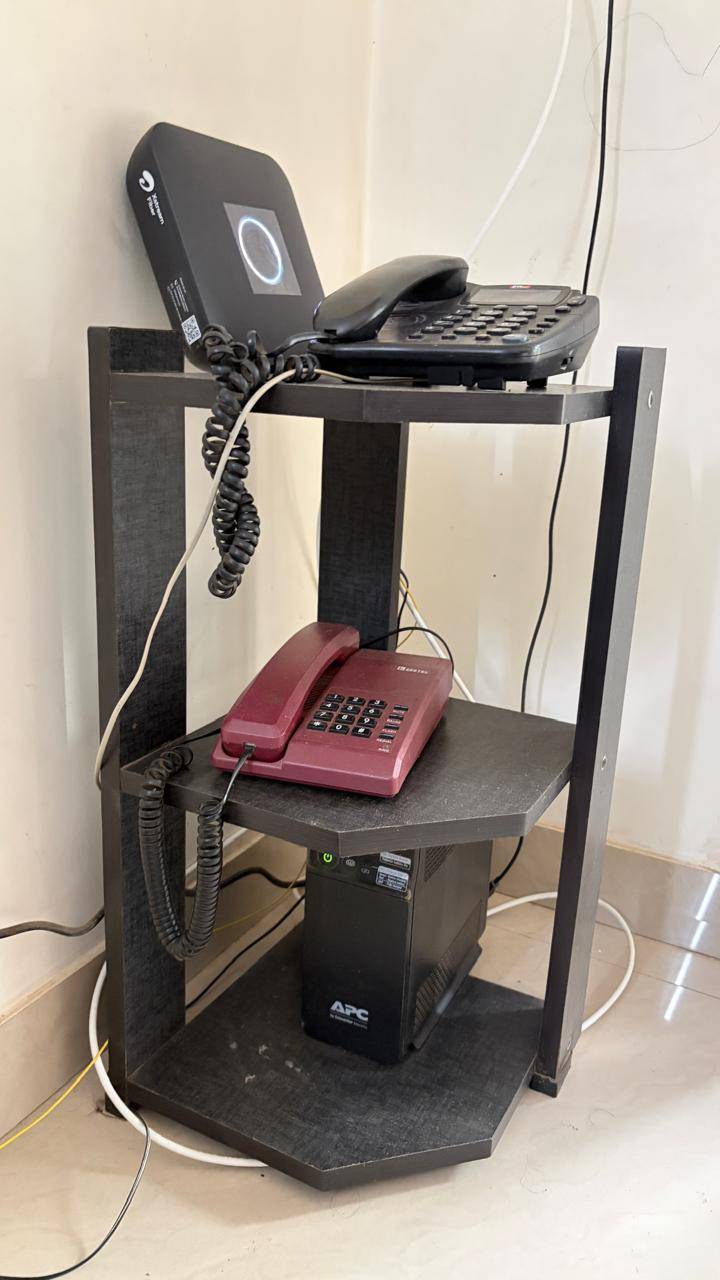 Telephone Stand - Image 4