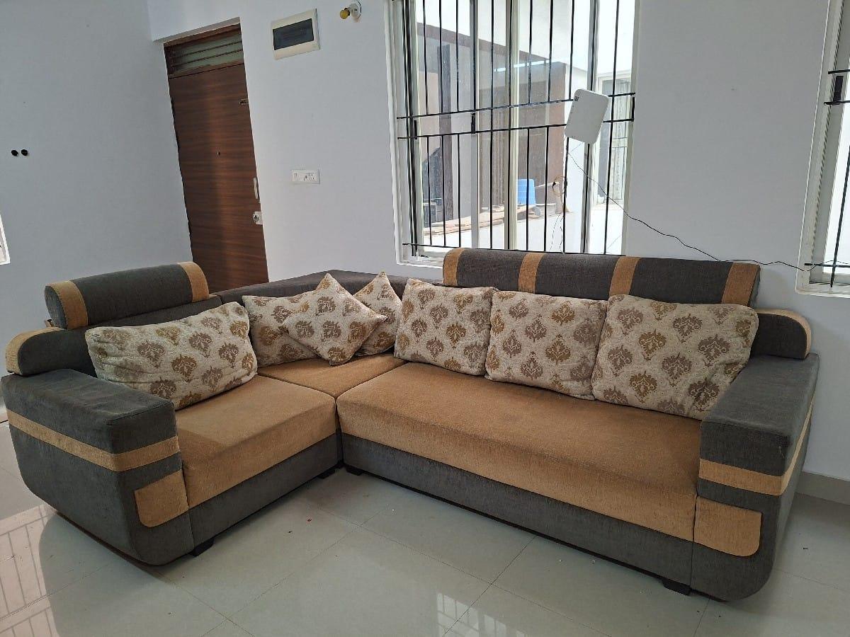 5 seater L shape sofa with cushion for sale - Image 4