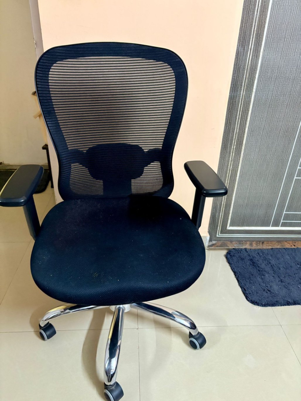 Office table and chair for sale - Image 2