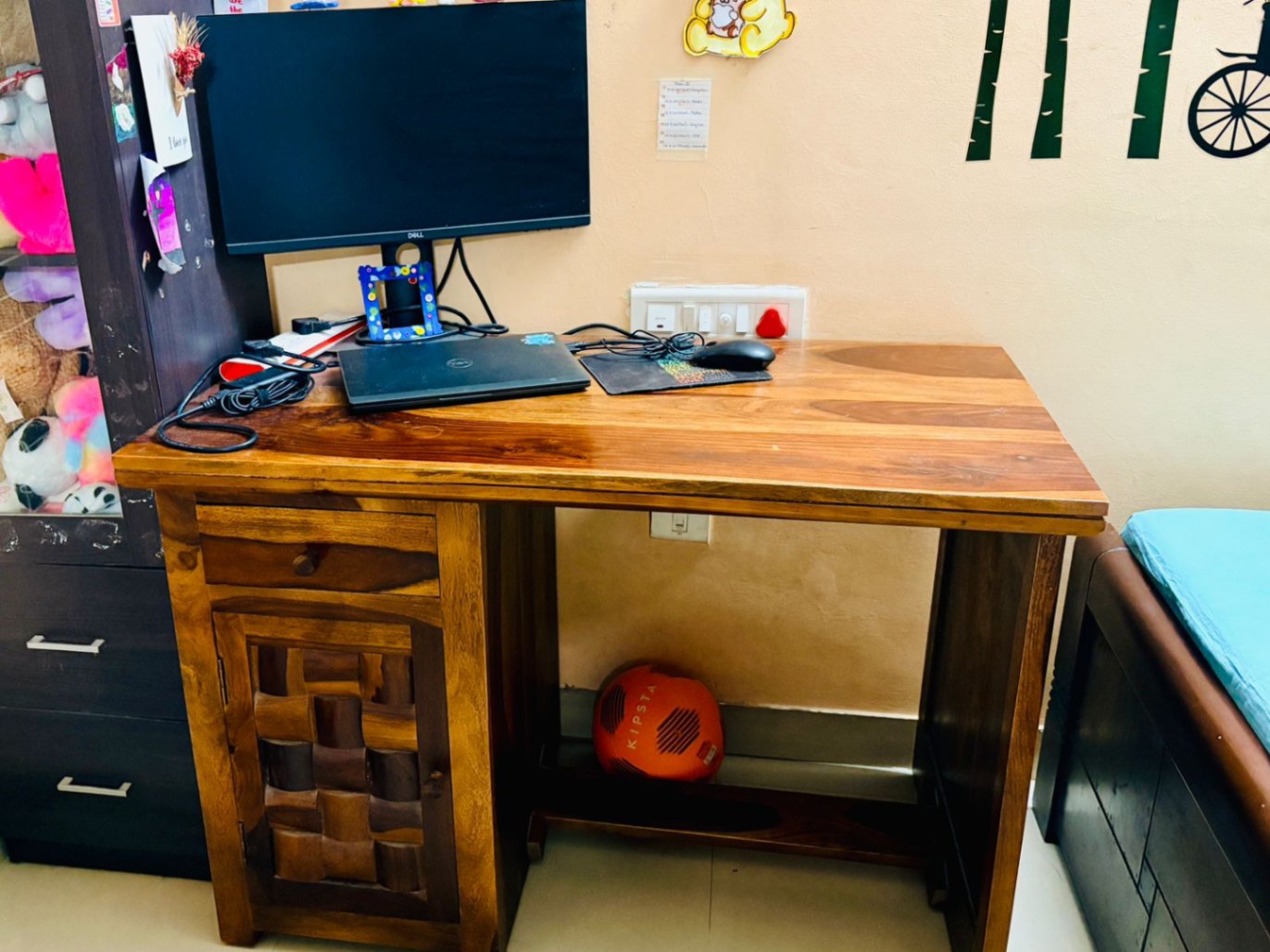 Office table for sale - Image 1