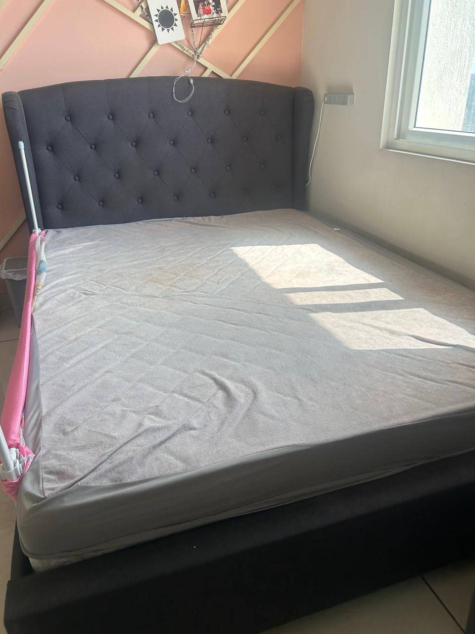 Queen size bed and mattress - Image 4