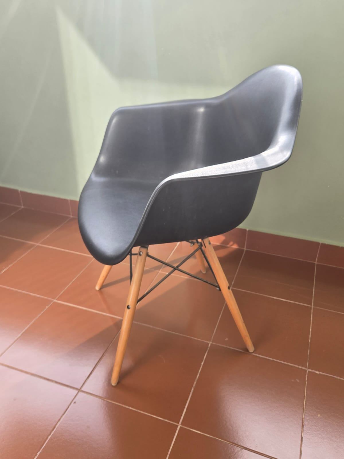 Modern Designer Accent Chairs [Black] - Image 2