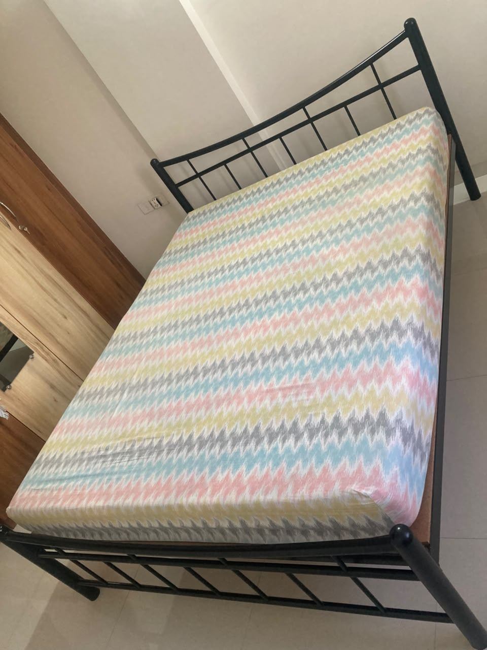 Queen Size Metal Bed Frame with Pressed Board Base - No Storage - Image 3