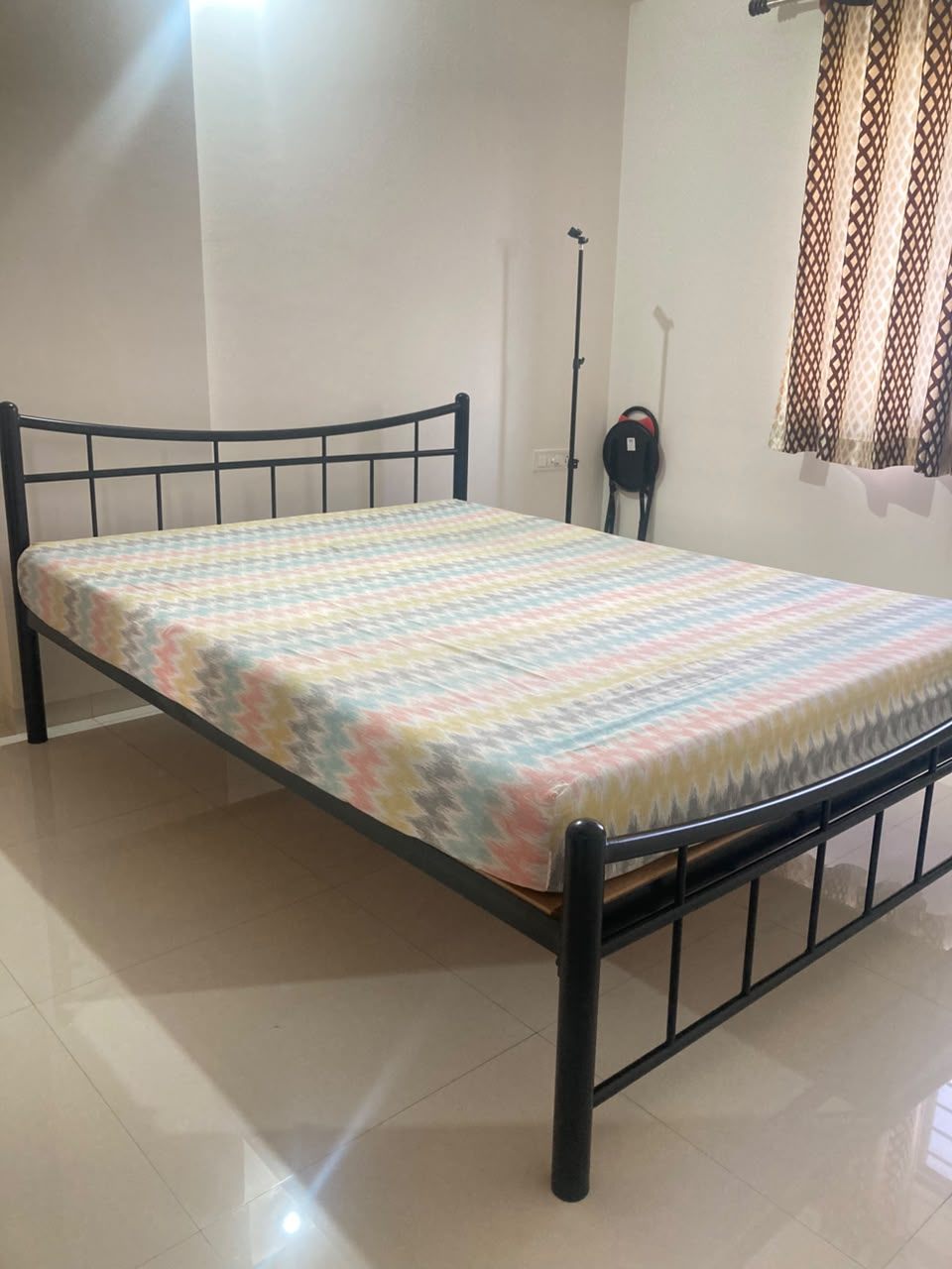 Queen Size Metal Bed Frame with Pressed Board Base - No Storage - Image 2