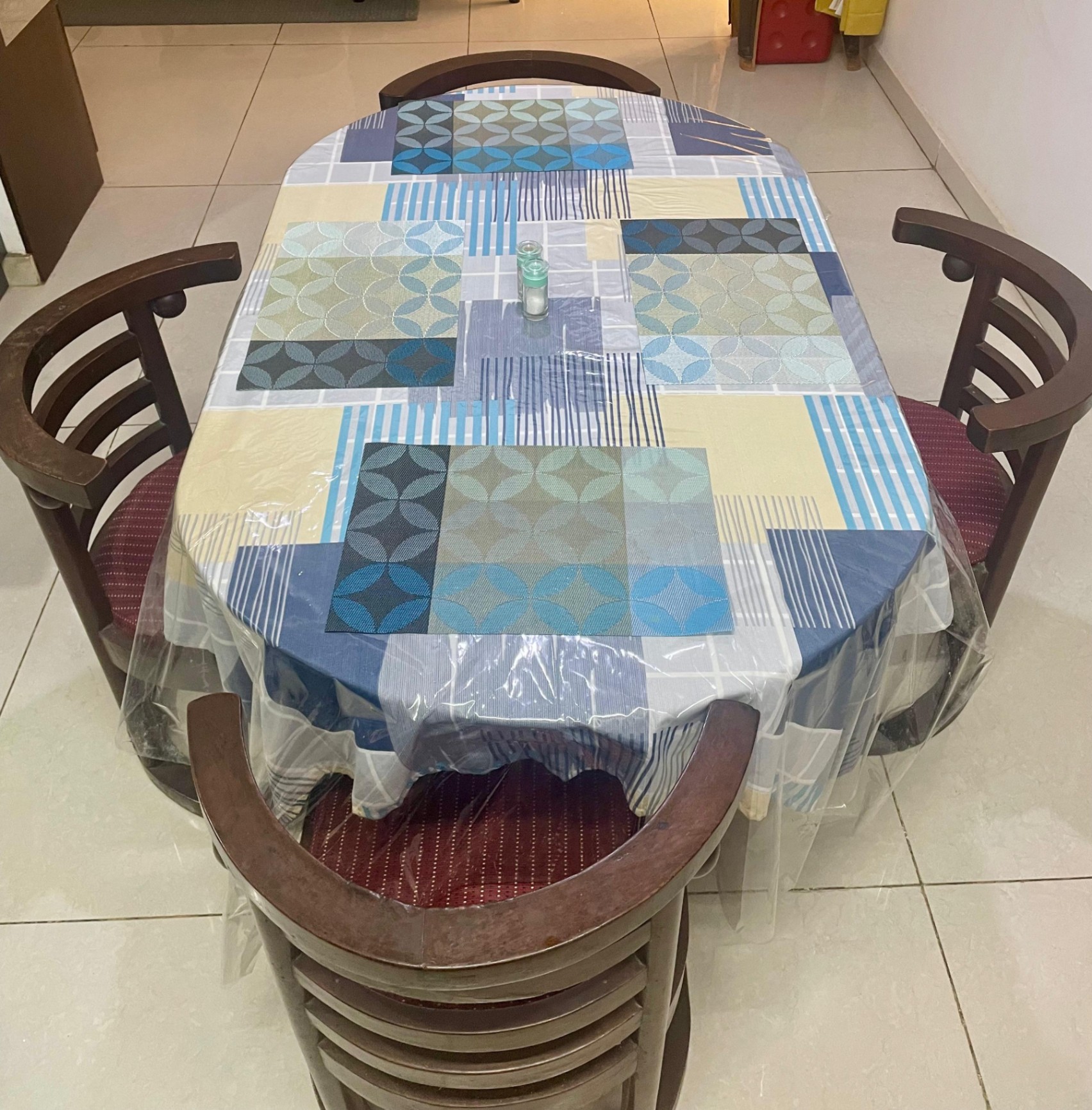 Premium 4-seater wooden dining table - Image 1