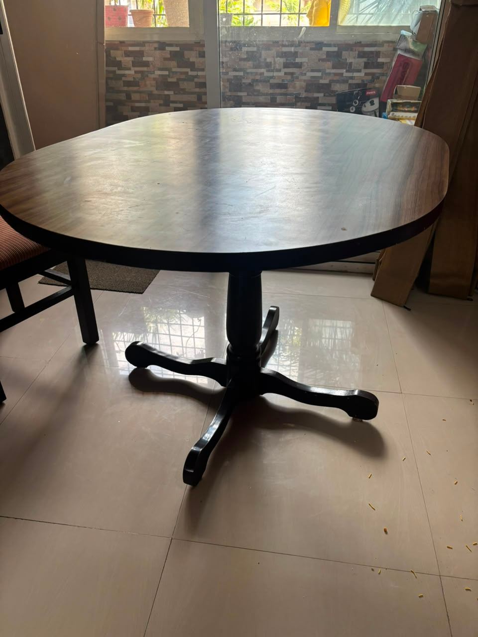 Hard wood - 4 chairs and one oval dining table - Image 1