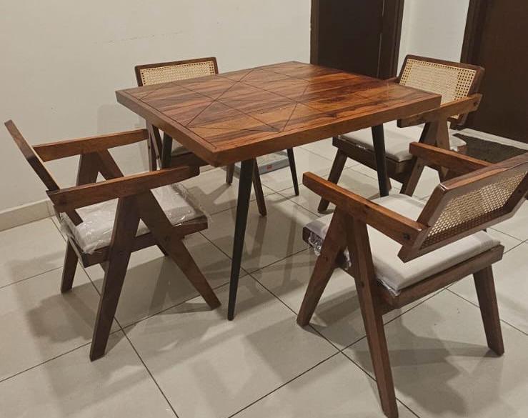 Unused dining table  - Image 2