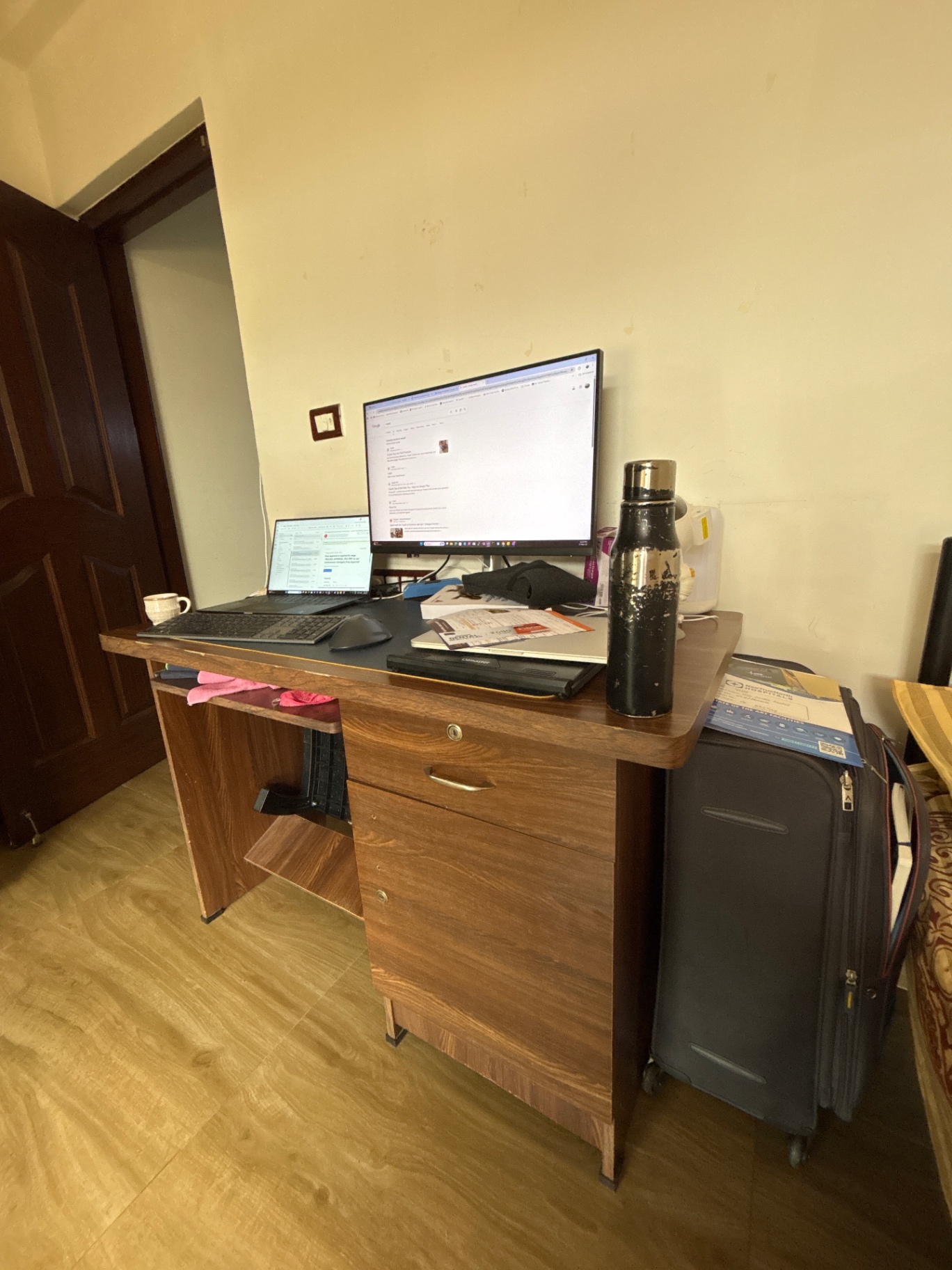 Office Table - Image 1