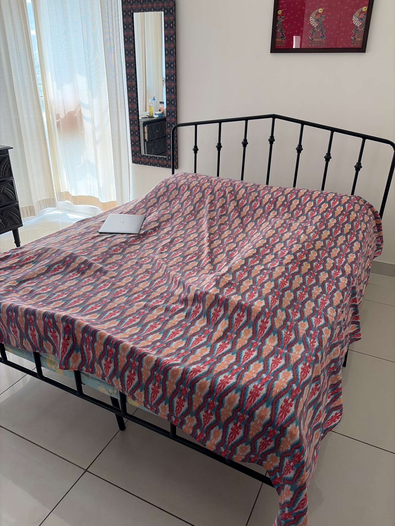 Queen size metal bed - Image 2