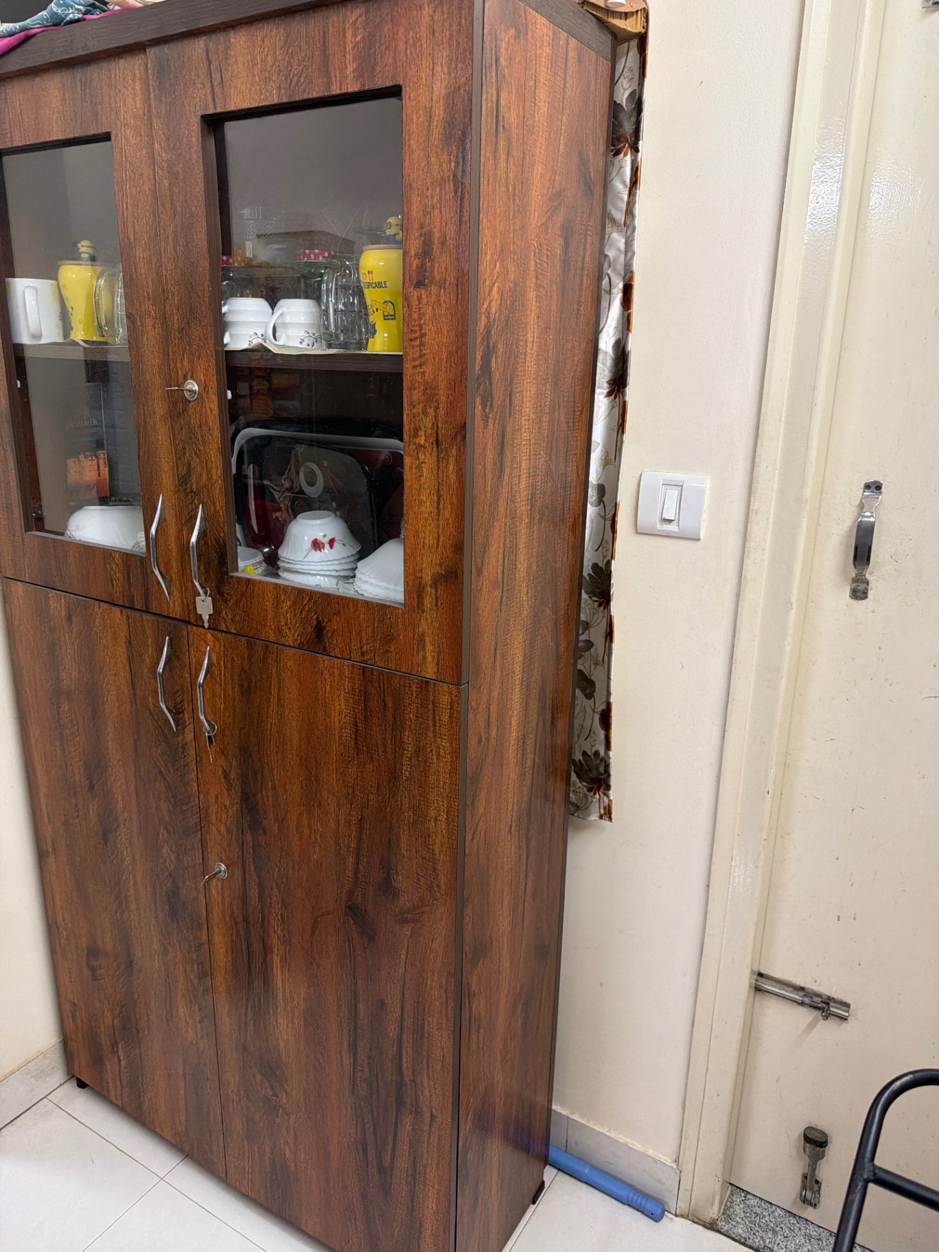Grocery Storage Unit for Sale – Spacious & Well-Maintained - Image 3