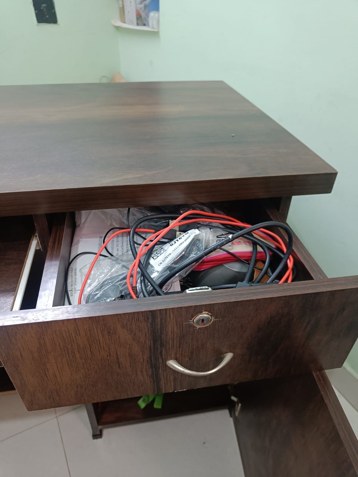 Wooden street Ignite Premium Study Table - Image 5