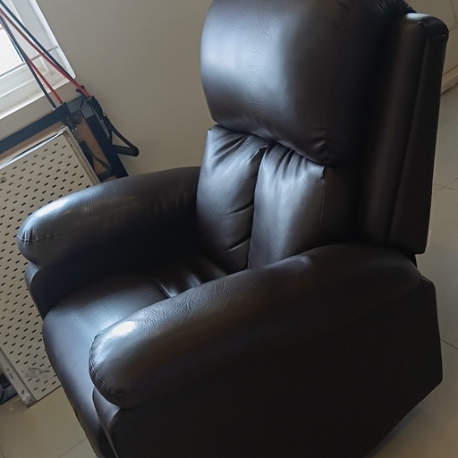 70% off 🤯 - Recliners in 9K - Thumbnail