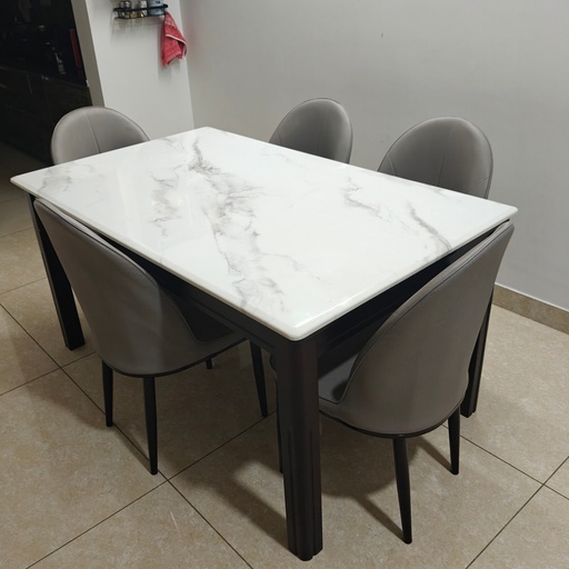 Elegant 5-Seater Premium Dining Table – Perfect Blend of Style & Comfort - Thumbnail