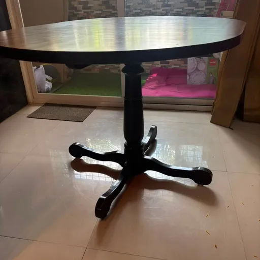 Hard wood - 4 chairs and one oval dining table - Thumbnail